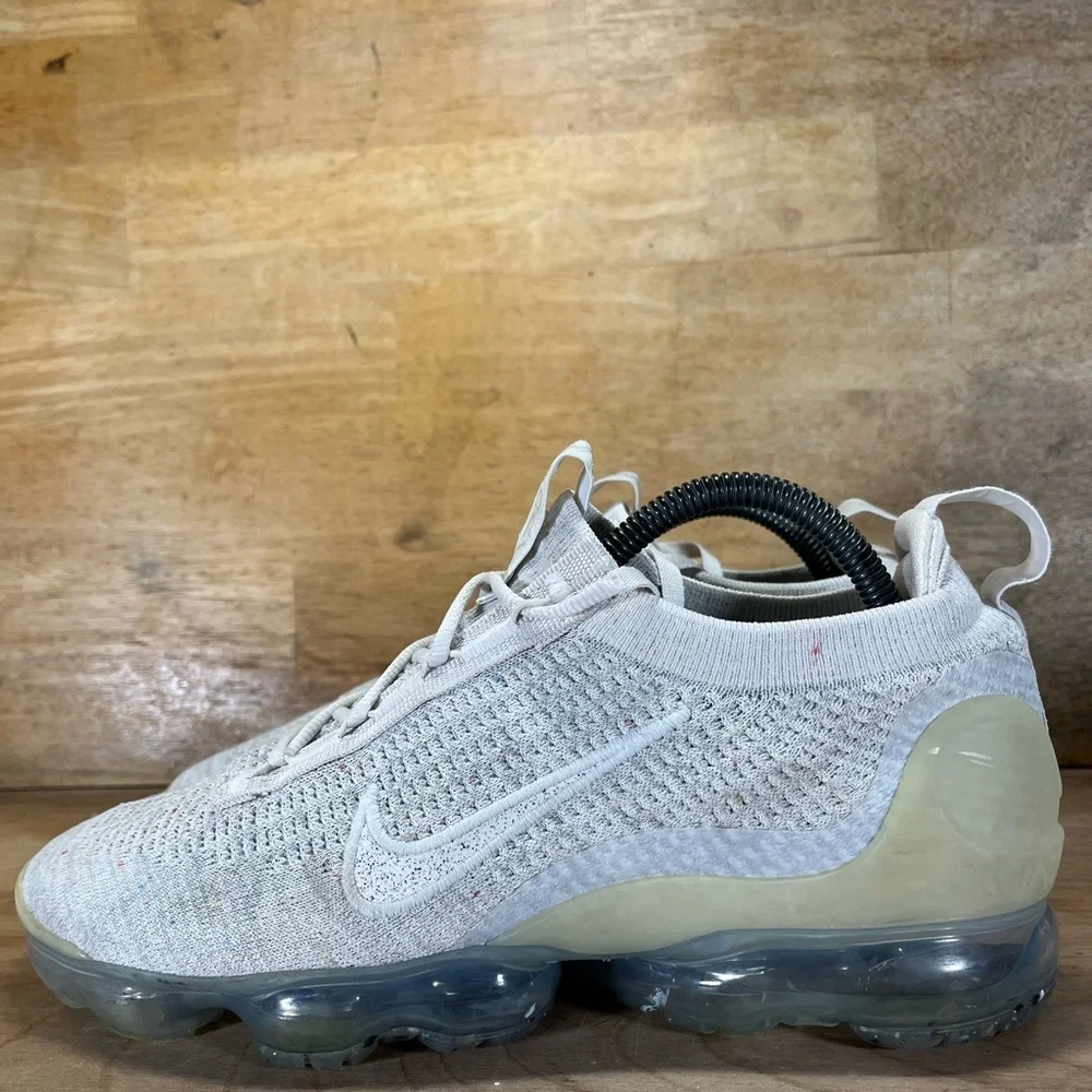 Nike Air VaporMax 2021 Flyknit Womens Size 10 Running Shoes Sneakers White - Picture 4 of 10